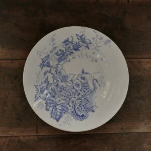 Plat en terre de fer